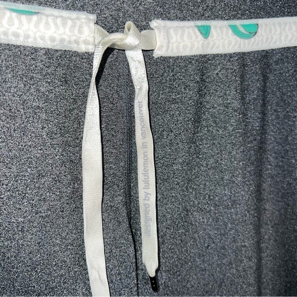 Lululemon RARE Relaxed Fit Wide Leg Cropped Pants Size 8 - Picture 7 of 12